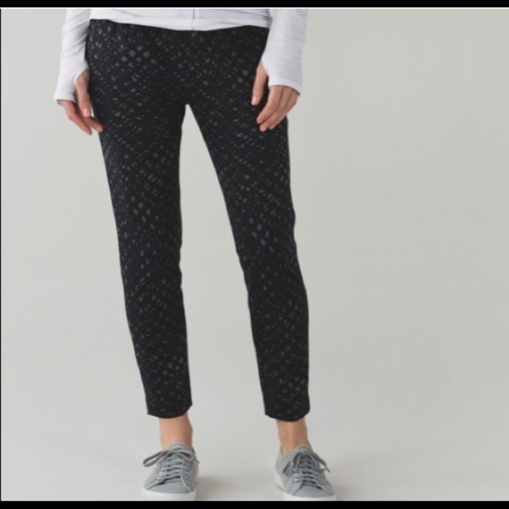 Lululemon jet crop joggers